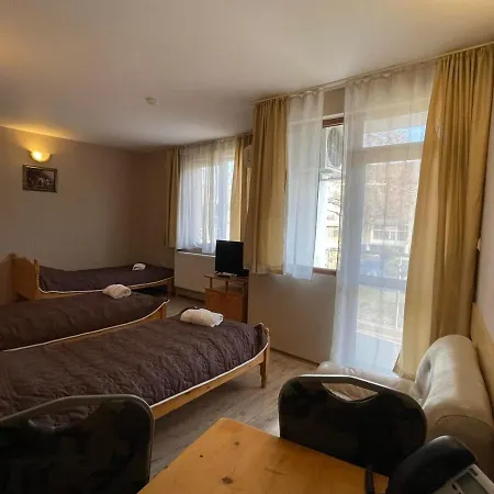 зона Къща за гости 3*